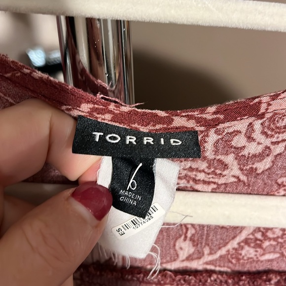 Torrid Floral Rose Table Boho Gauze Smocked VNeck Top Torrid Size 0 / Large - Picture 8 of 12
